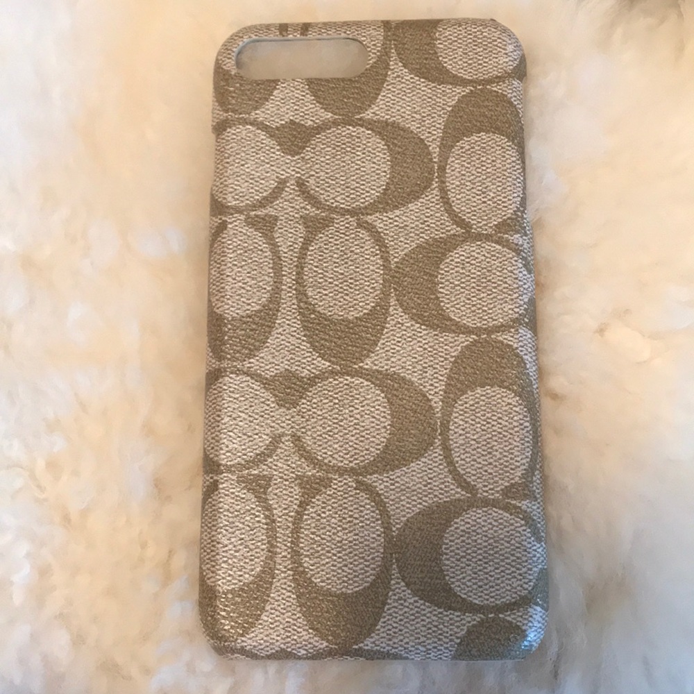 Coach casing for iphone 7 plus.